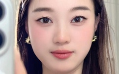 卖萌草吸引到蝴蝶